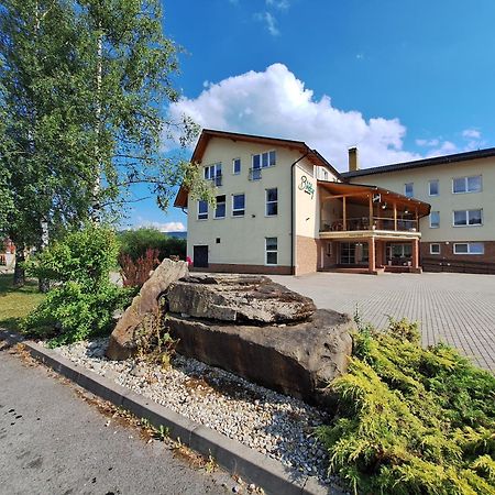 Agrohotel Tri Brezy Hrustin Εξωτερικό φωτογραφία