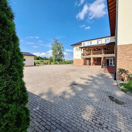 Agrohotel Tri Brezy Hrustin Εξωτερικό φωτογραφία