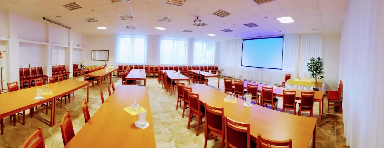 Agrohotel Tri Brezy Hrustin Εξωτερικό φωτογραφία