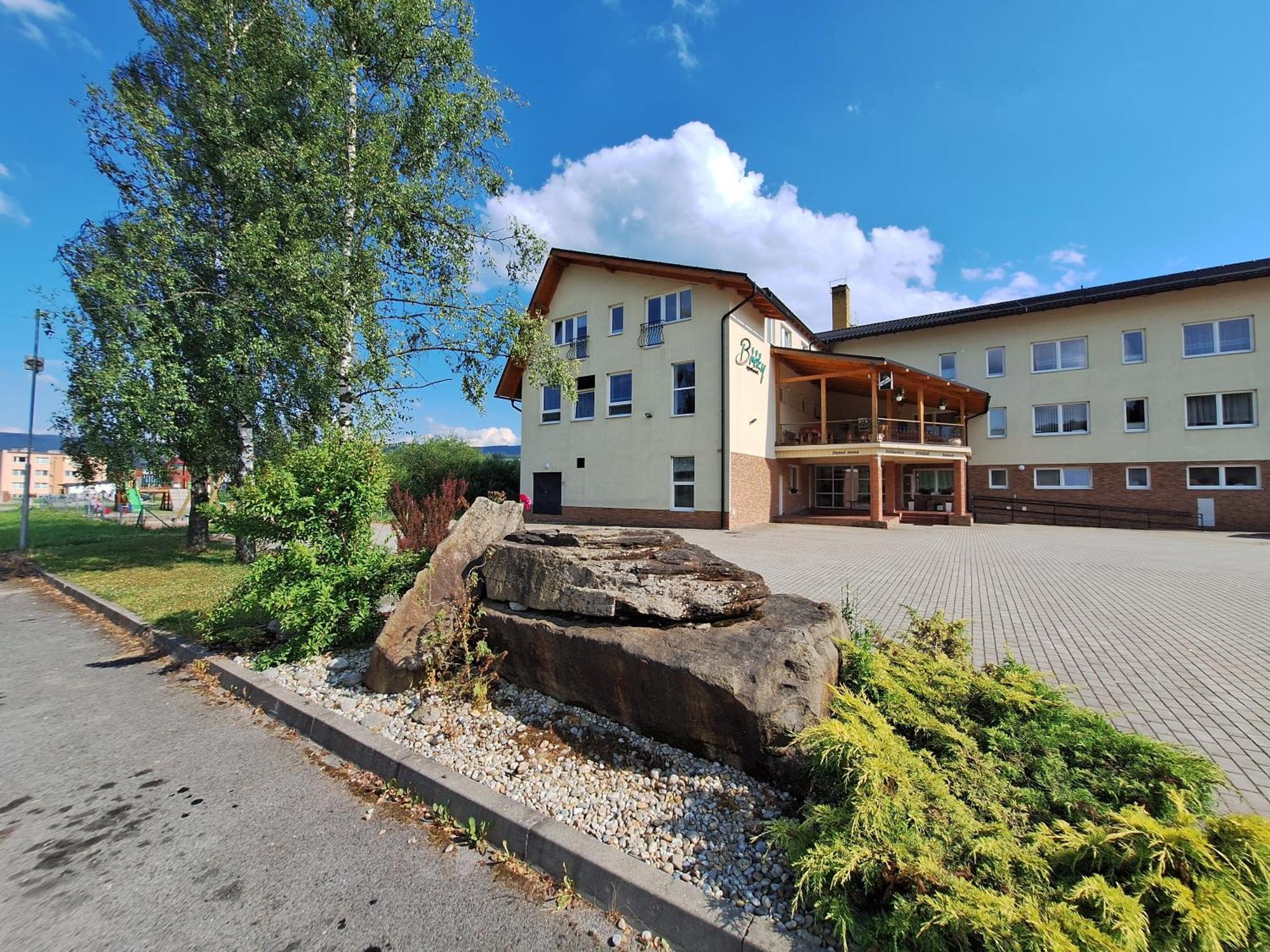 Agrohotel Tri Brezy Hrustin Εξωτερικό φωτογραφία