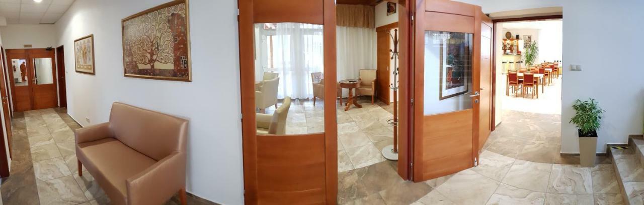Agrohotel Tri Brezy Hrustin Εξωτερικό φωτογραφία