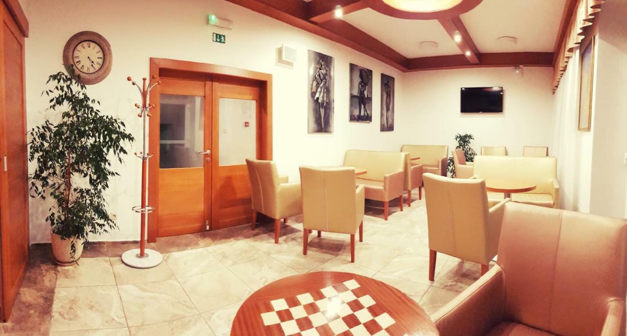 Agrohotel Tri Brezy Hrustin Εξωτερικό φωτογραφία