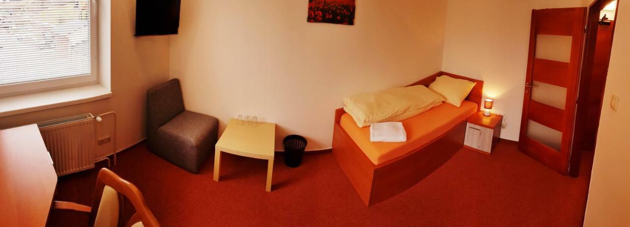 Agrohotel Tri Brezy Hrustin Εξωτερικό φωτογραφία