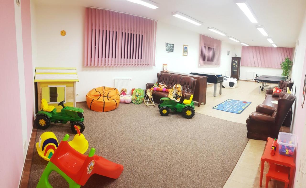 Agrohotel Tri Brezy Hrustin Εξωτερικό φωτογραφία
