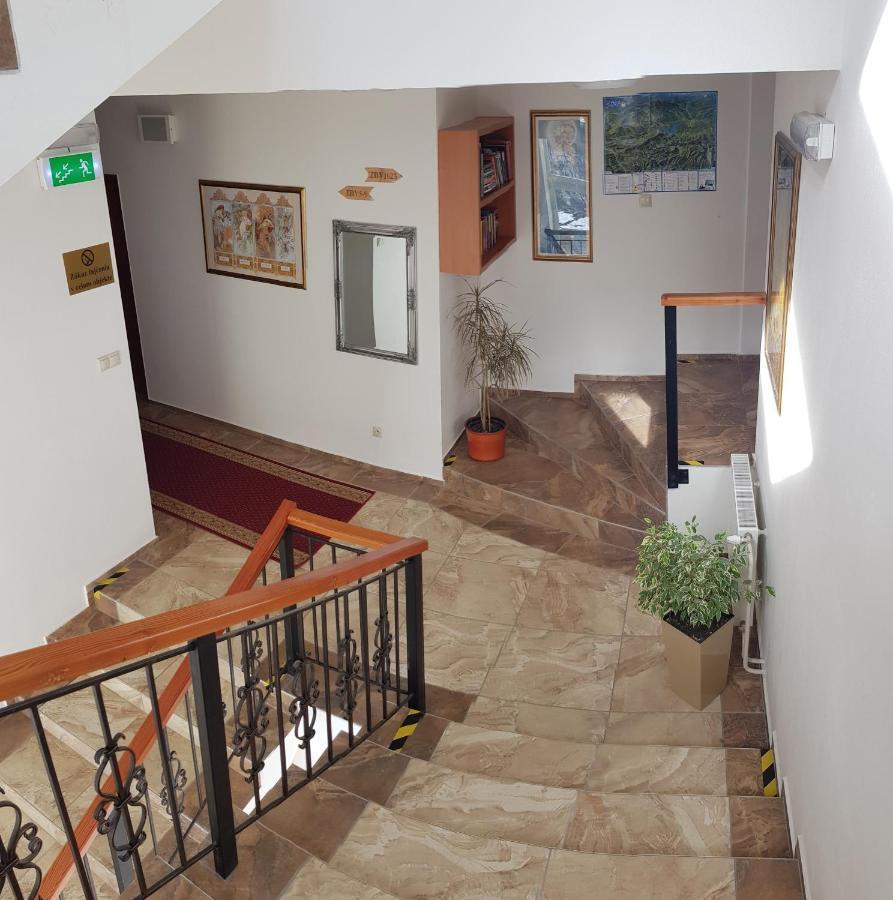 Agrohotel Tri Brezy Hrustin Εξωτερικό φωτογραφία
